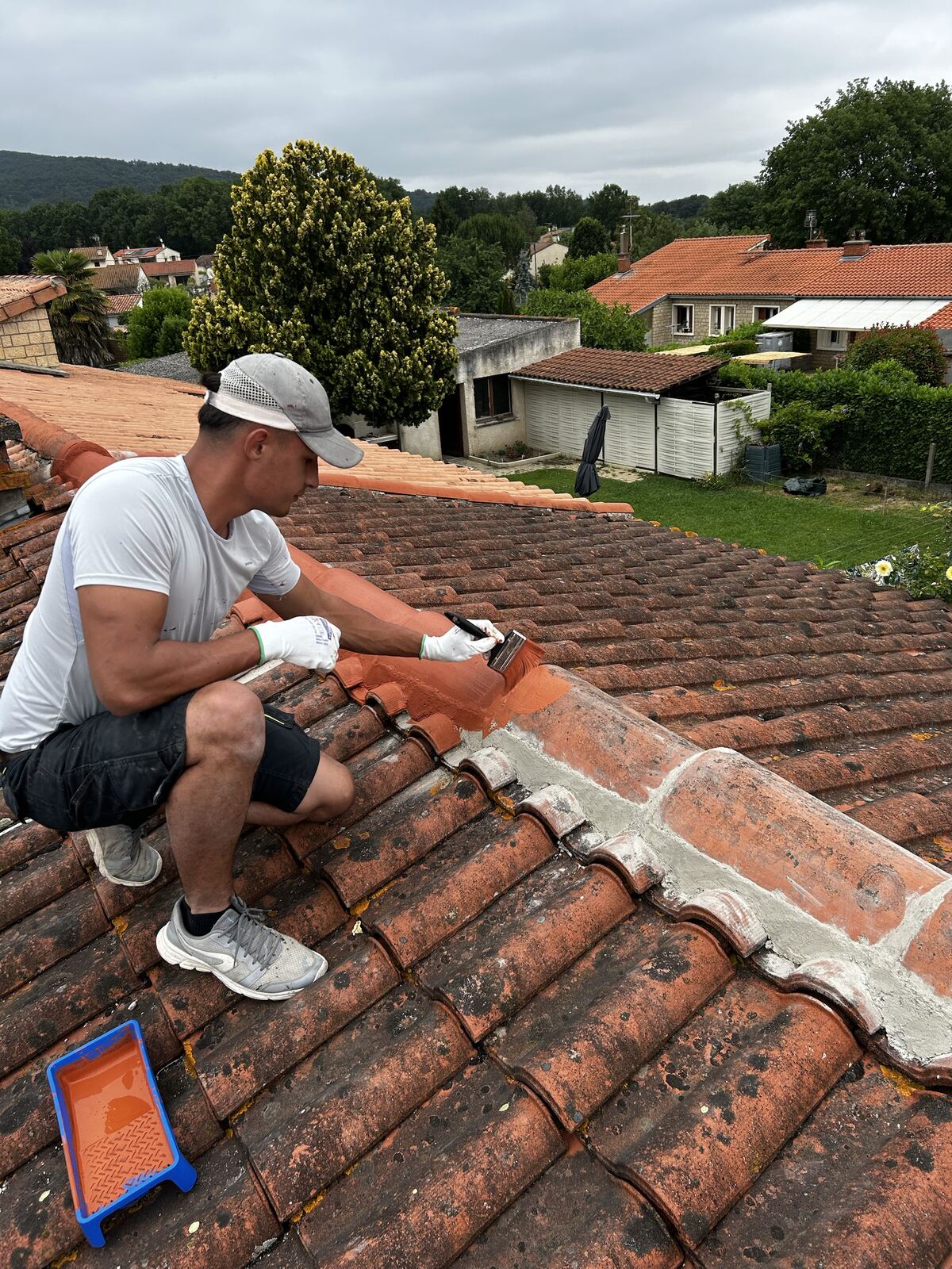 Rénovation du faîtage d'une toiture en tuiles